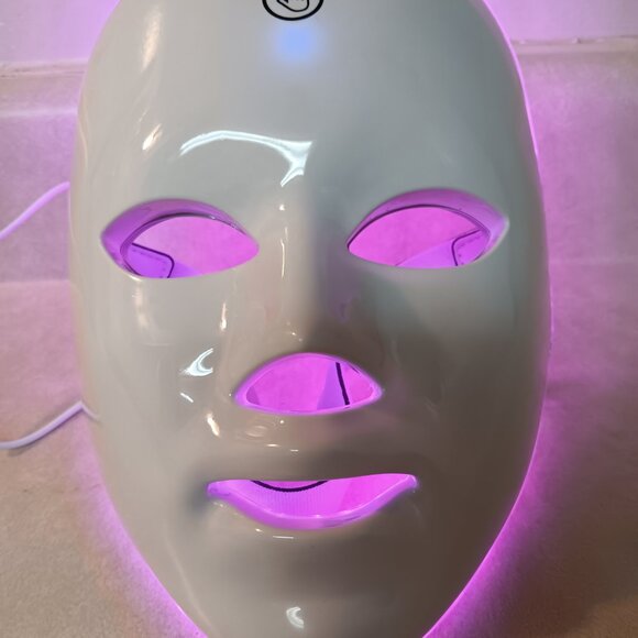 LED Beauty Face Mask Rejuvenating Skincare Preowned - Picture 7 of 10
